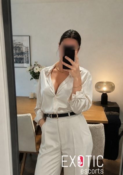 Khloé Roy — 10