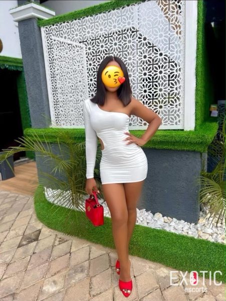 Pearl, escort in Ikeja, Nigeria (photo 2)