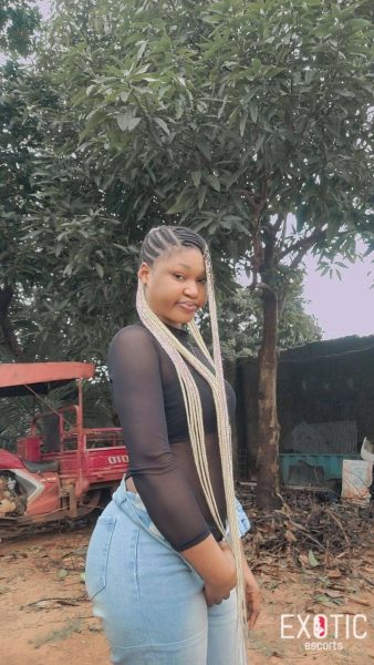 Oma, escort in Ikorodu, Nigeria (photo 9)