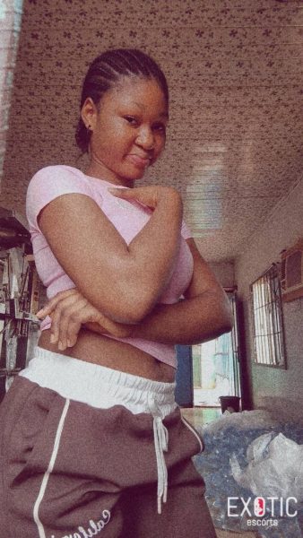 Divine, escort in Ikeja, Nigeria (photo 2)
