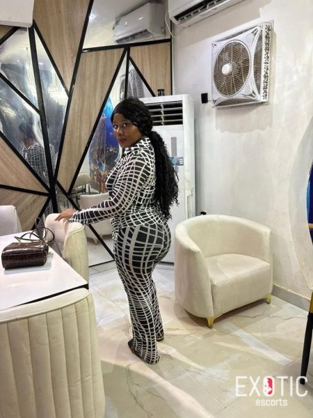 Gold, escort in Benin City, Nigeria (photo 2)