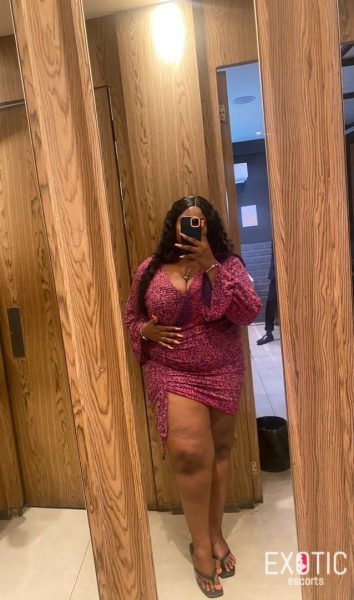 Amy, escort in Ikota, Nigeria (photo 2)